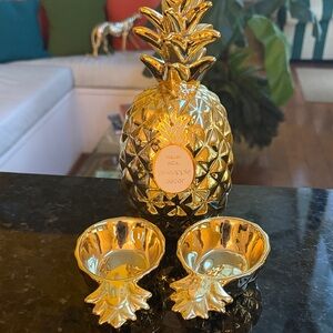 Elegant Gold Pineapple Decor by